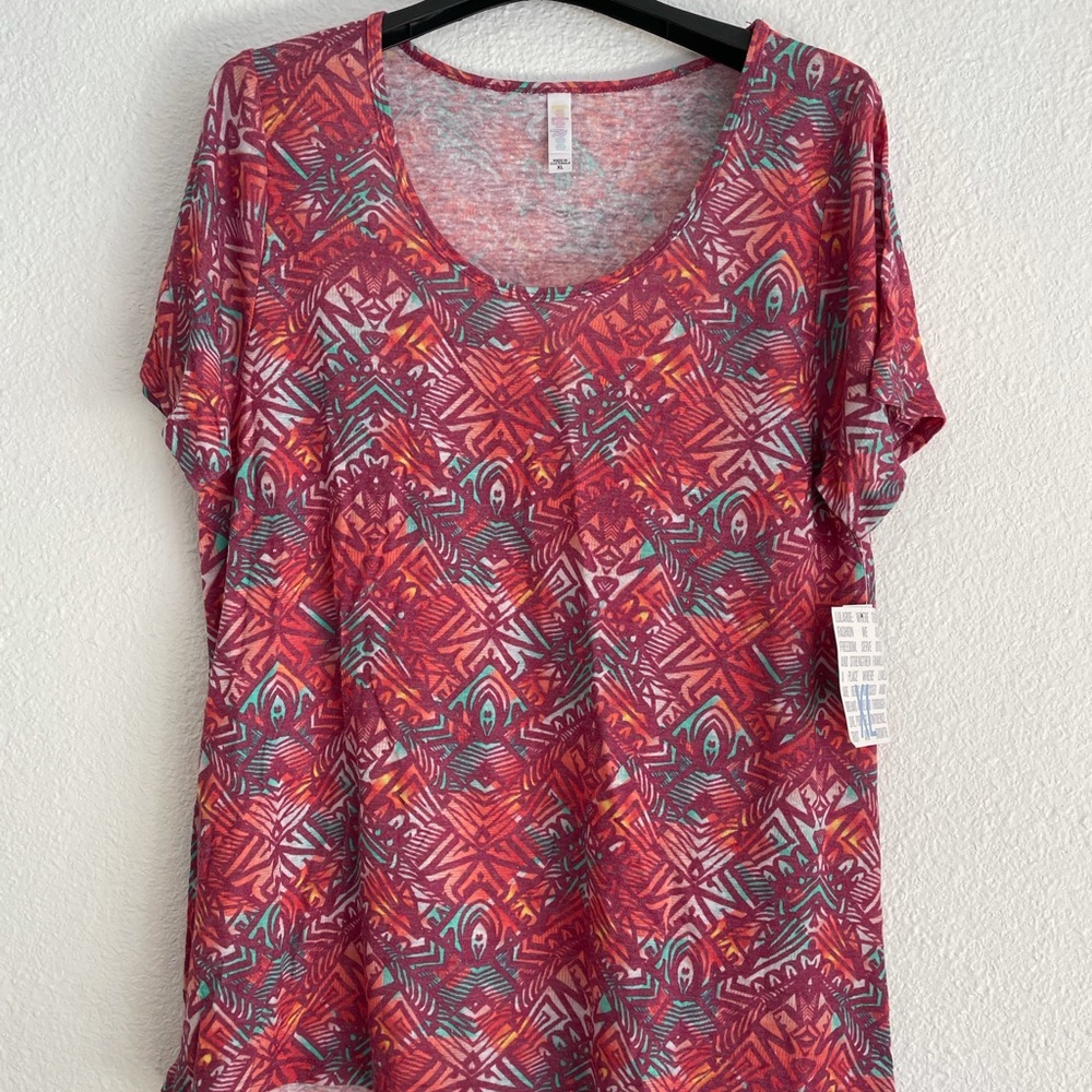 LulaRoe Classic T - XL